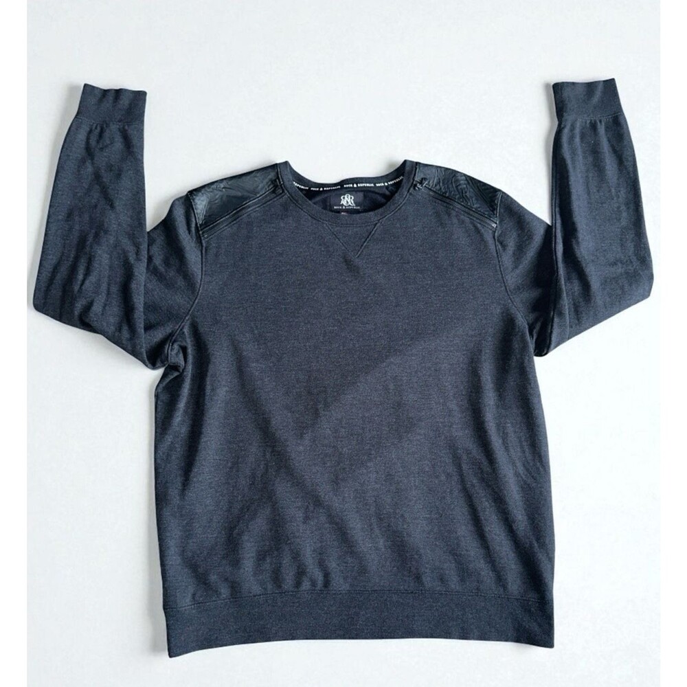 Rock & Republic Sweatshirt Mens XL Gray Faux Leather Shoulder Patch Edgy